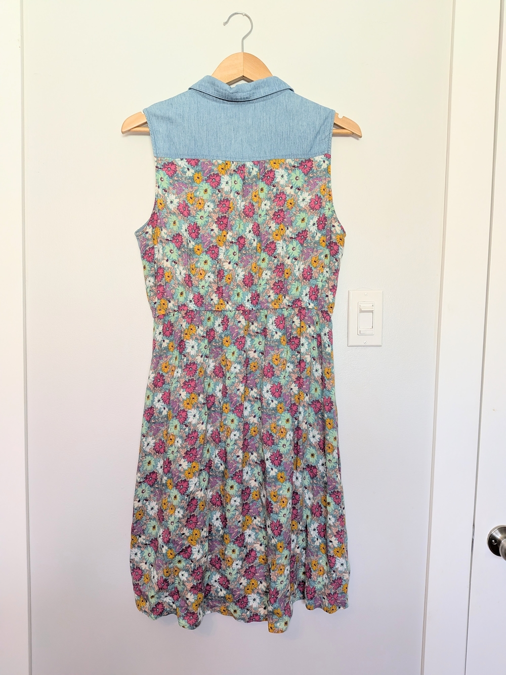 Catalina Floral Chambray-Trim Sleeveless Dress in Light Blue, Pink & Yellow - Picture 5 of 5